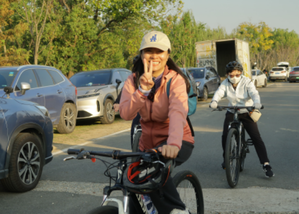 副本物理与电子科学学院秋日之旅圆满举行-lrr713.png